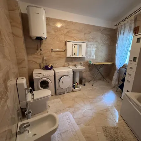 Rafailovici Apartment *